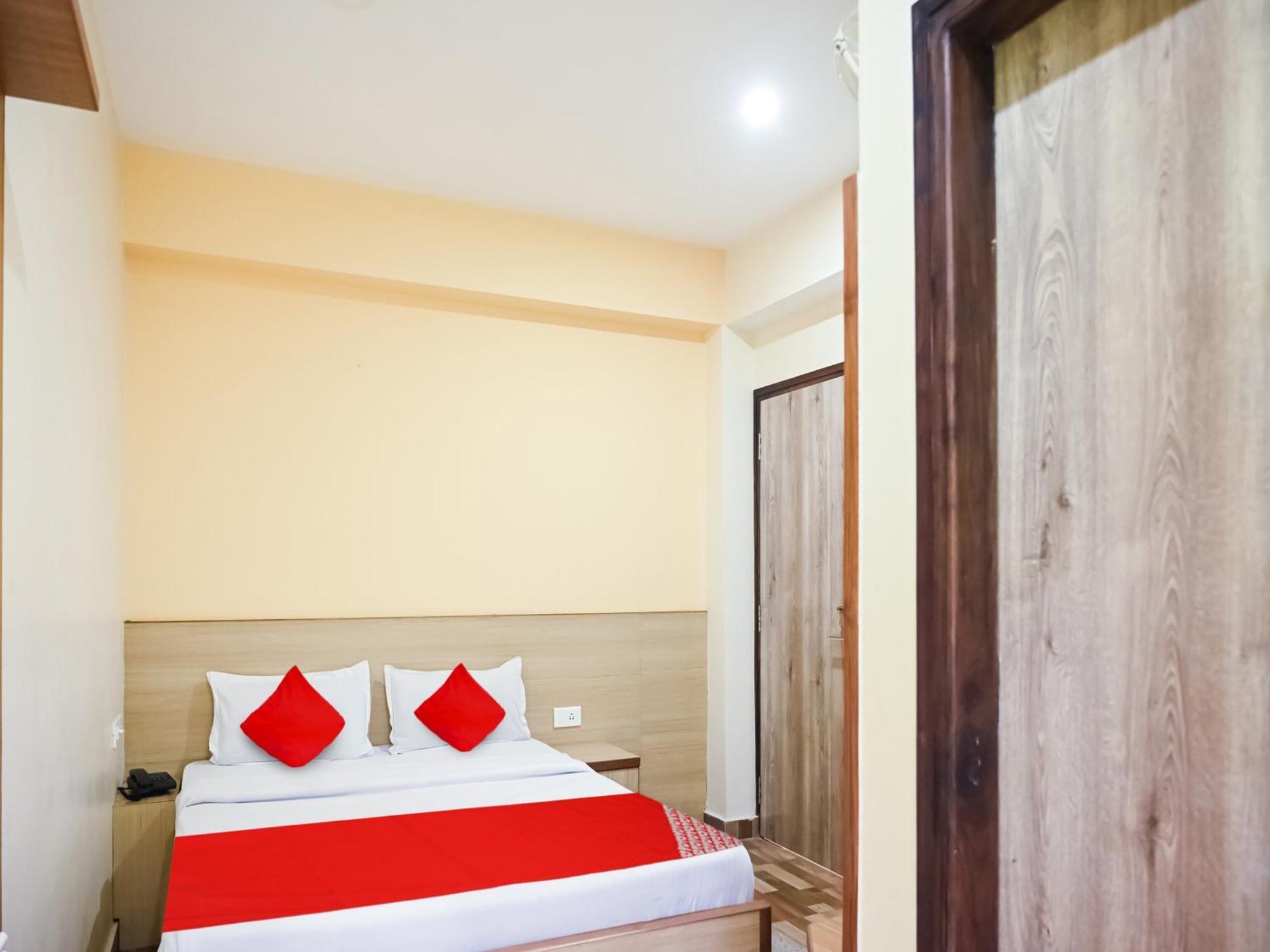 Hotel Collection O Kanchanjangha Darshan Gangtok