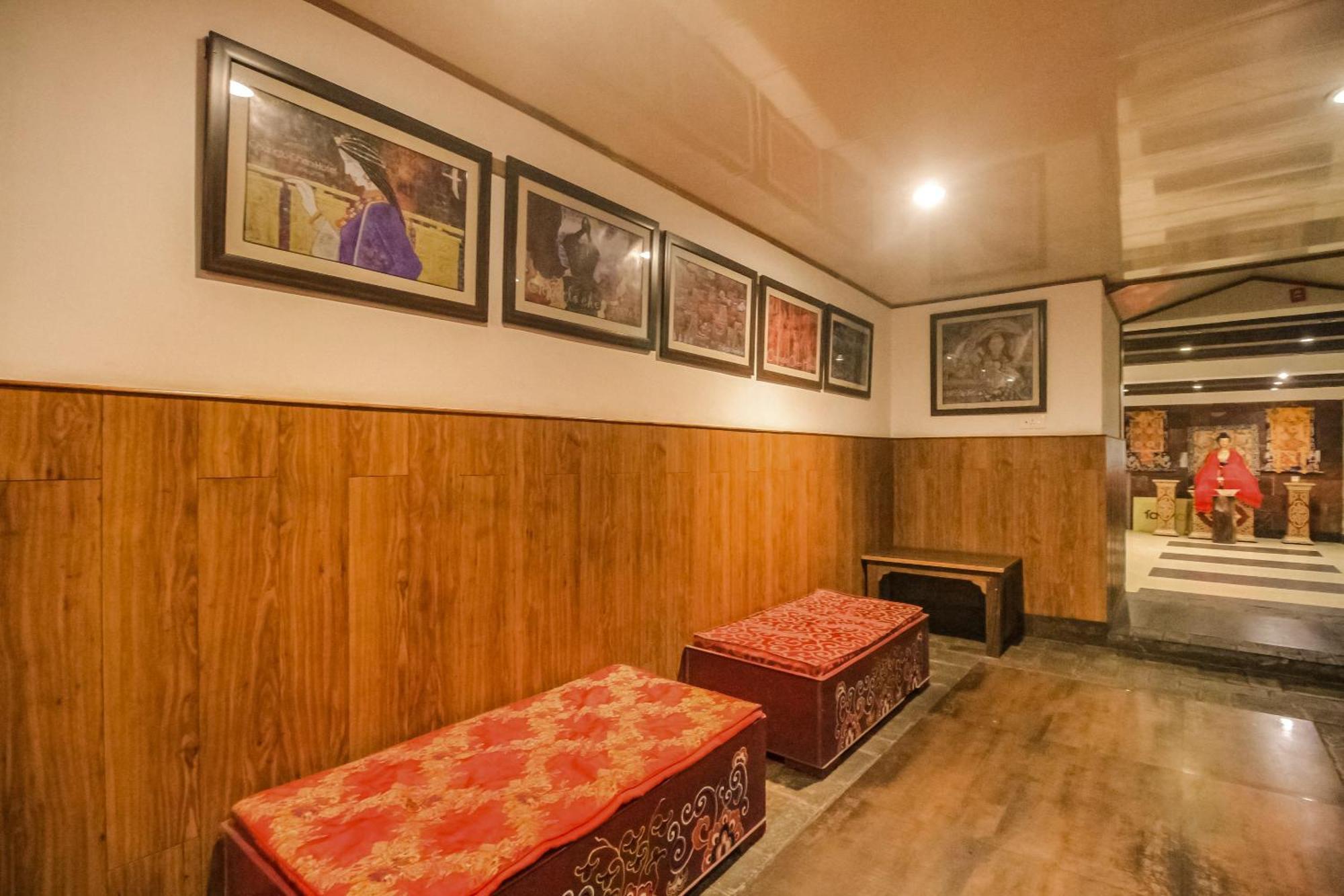 Collection O Changlo Chen Gangtok