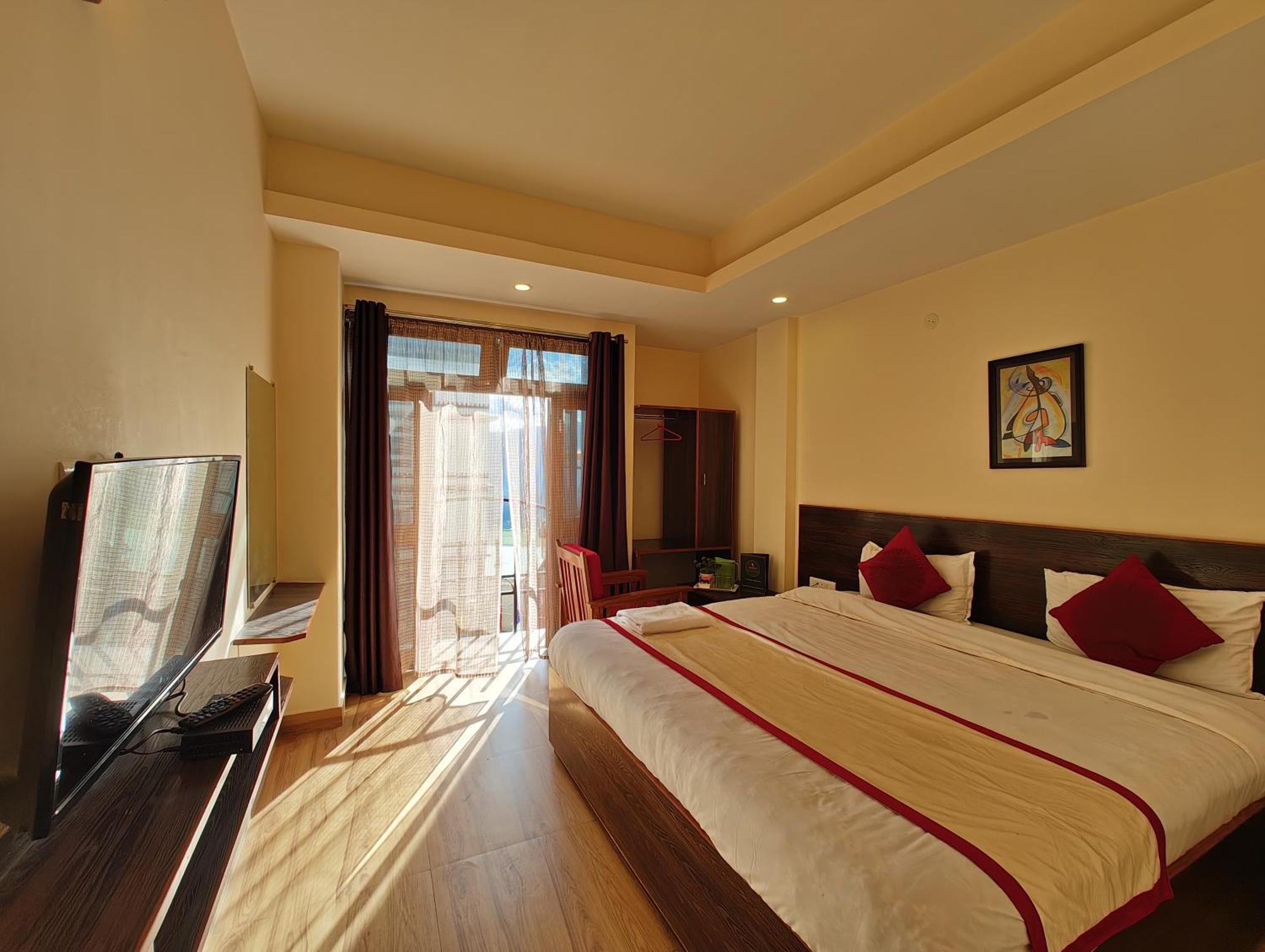 Hotel The Narayani Continental