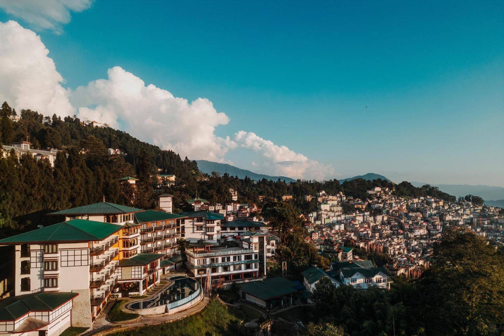 Denzong Regency- Luxury Mountain Retreat & Casino 4*