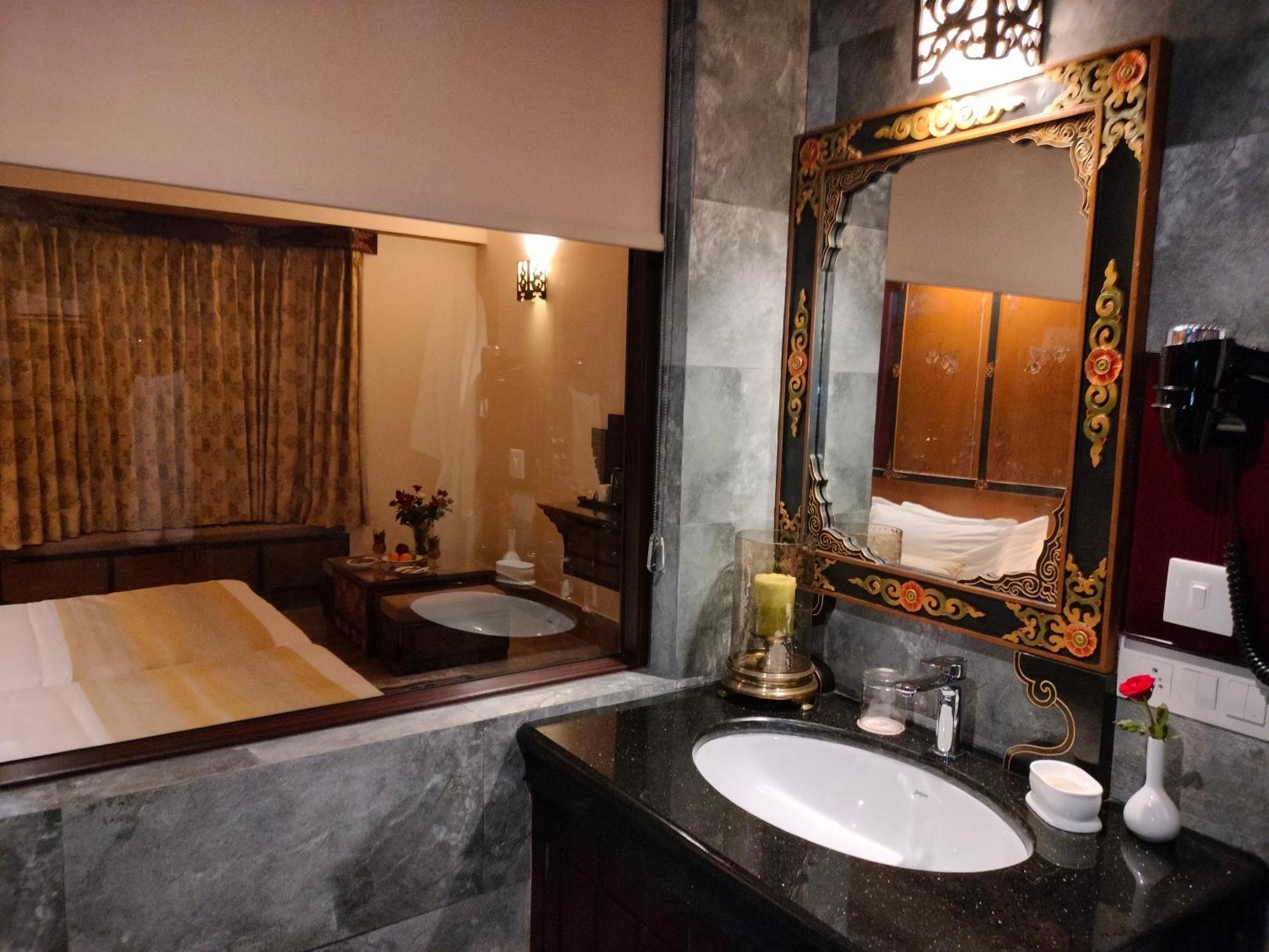 Amritara Hidden Land, - 900 Mts From Mg Marg Hotel