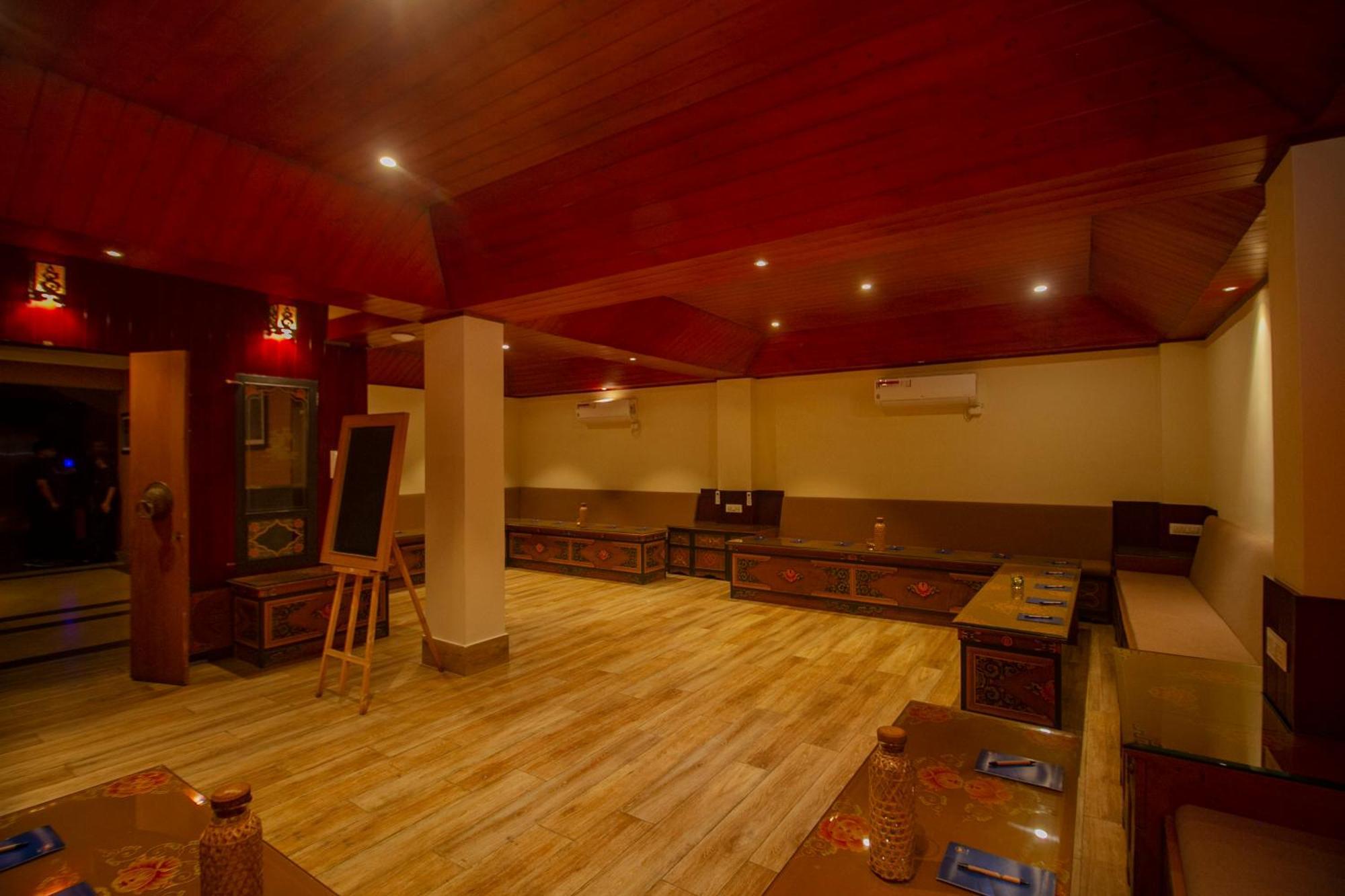 Hotel Amritara Hidden Land, - 900 Mts From Mg Marg