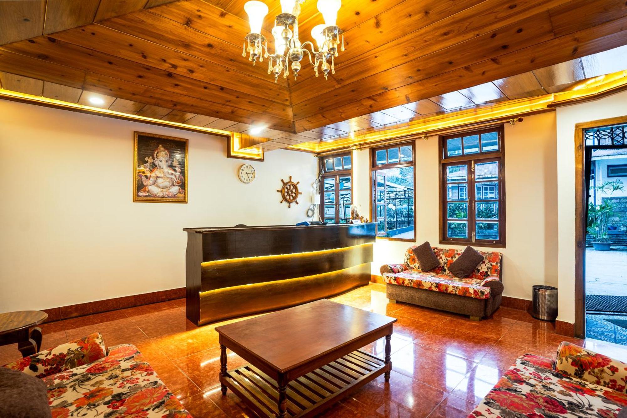 Hotel Sparrow Cherry 2 Min Walk To Mg Marg 4*