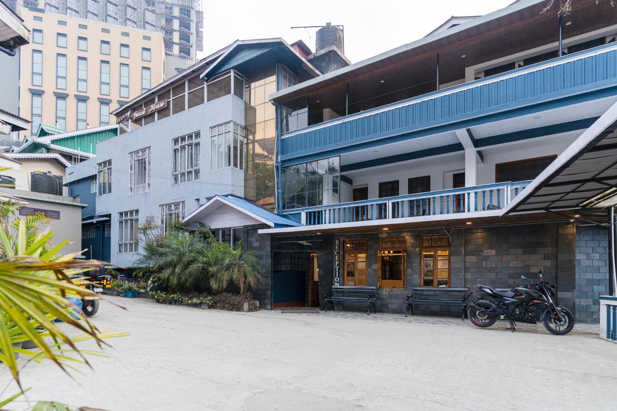 Hotel Sparrow Cherry 2 Min Walk To Mg Marg 4*
