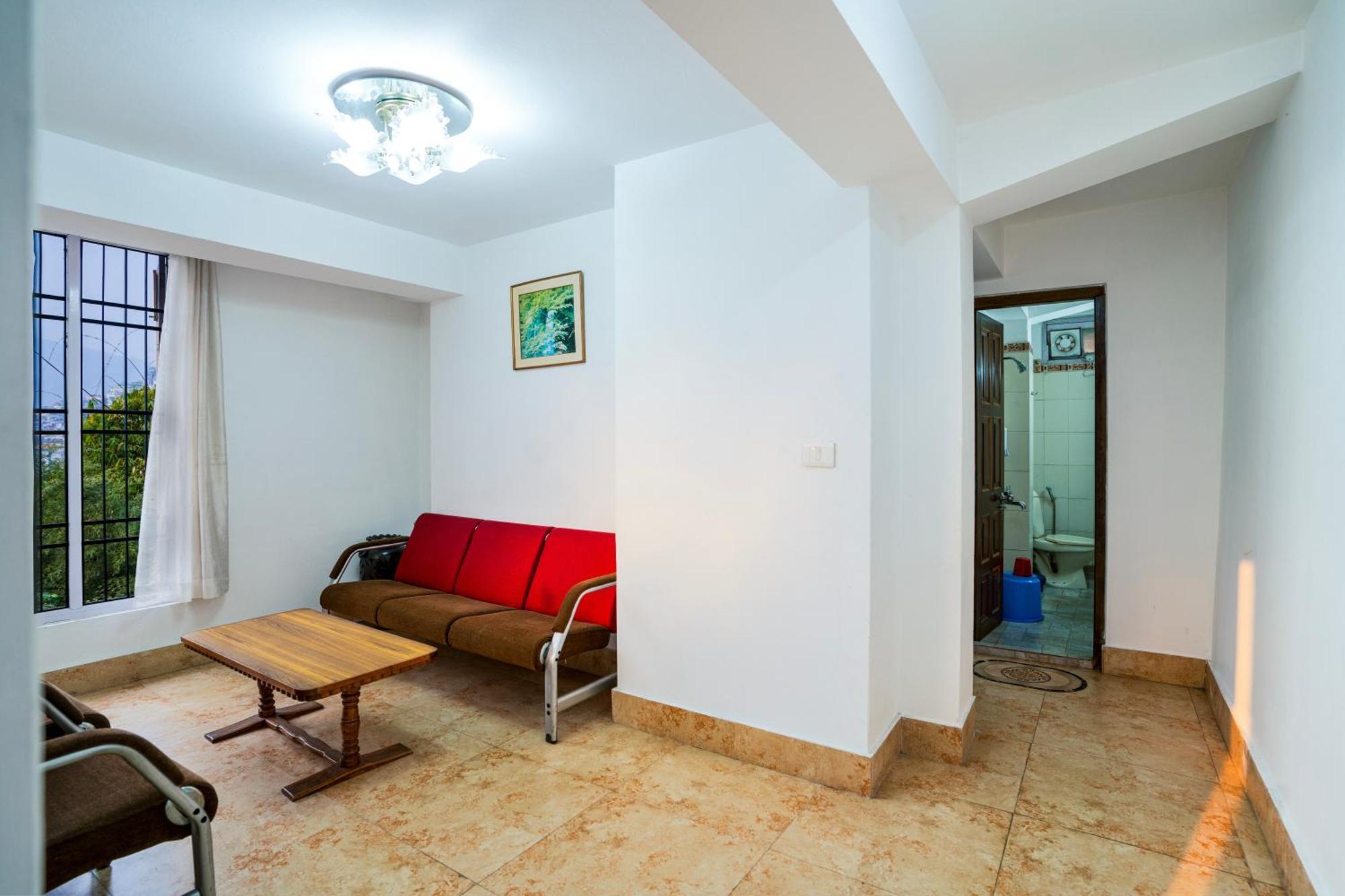 Hotel Sparrow Cherry 2 Min Walk To Mg Marg 4*