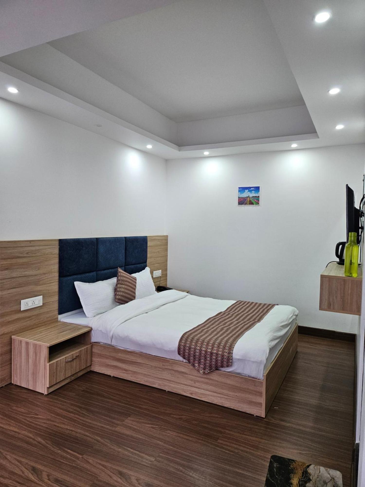Shanol Residency Hotel