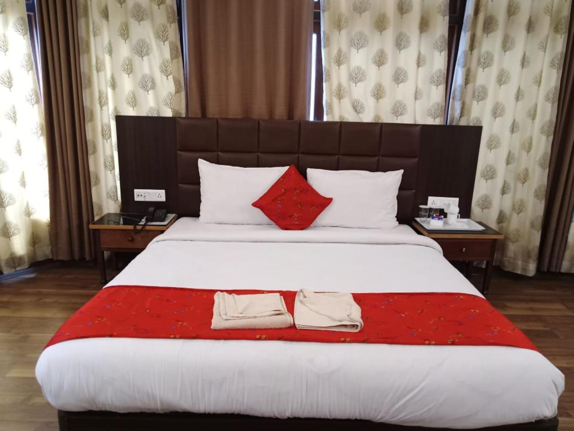 Dew Pond-near Palzor Stadium 3* Gangtok