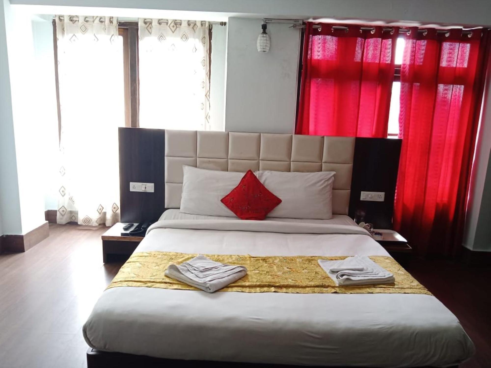 Dew Pond-near Palzor Stadium Hotel Gangtok