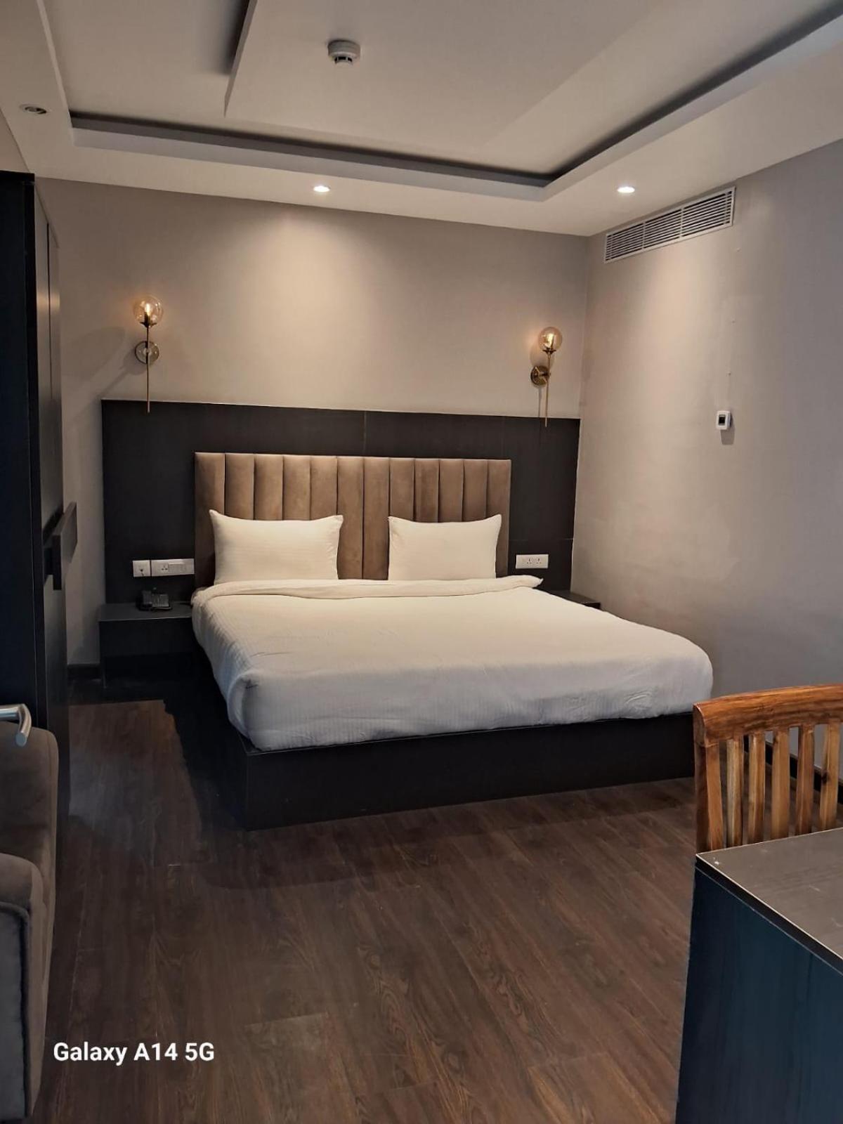 Orbit Regency Hotel 3*