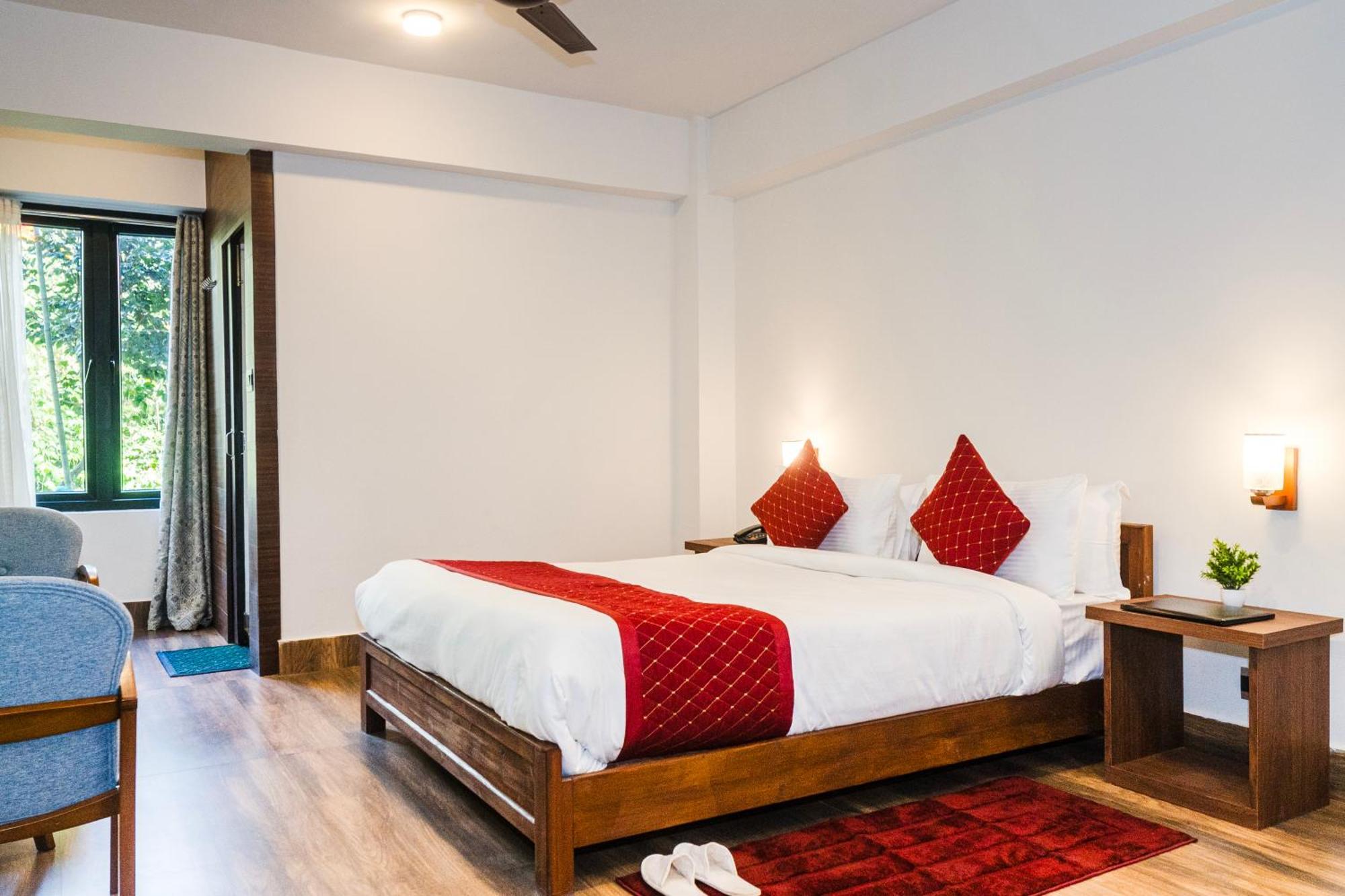 Sparrow Cherry 2 Min Walk To Mg Marg Hotel 4*