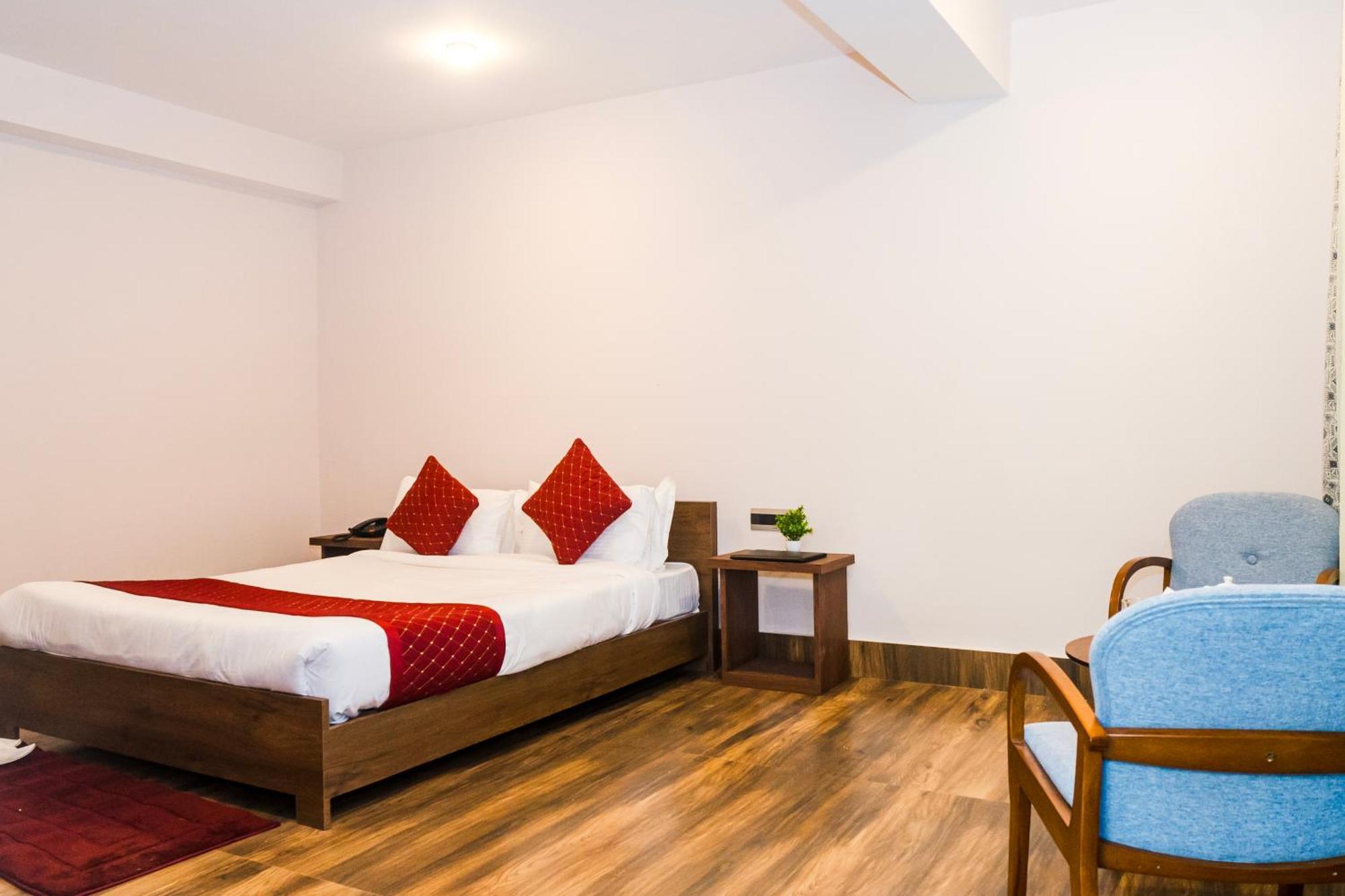 Sparrow Cherry 2 Min Walk To Mg Marg Hotel 4*