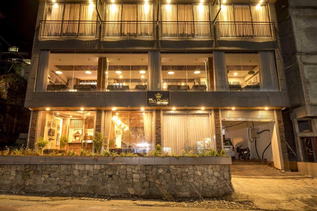 Hotel The Regal & Lounge