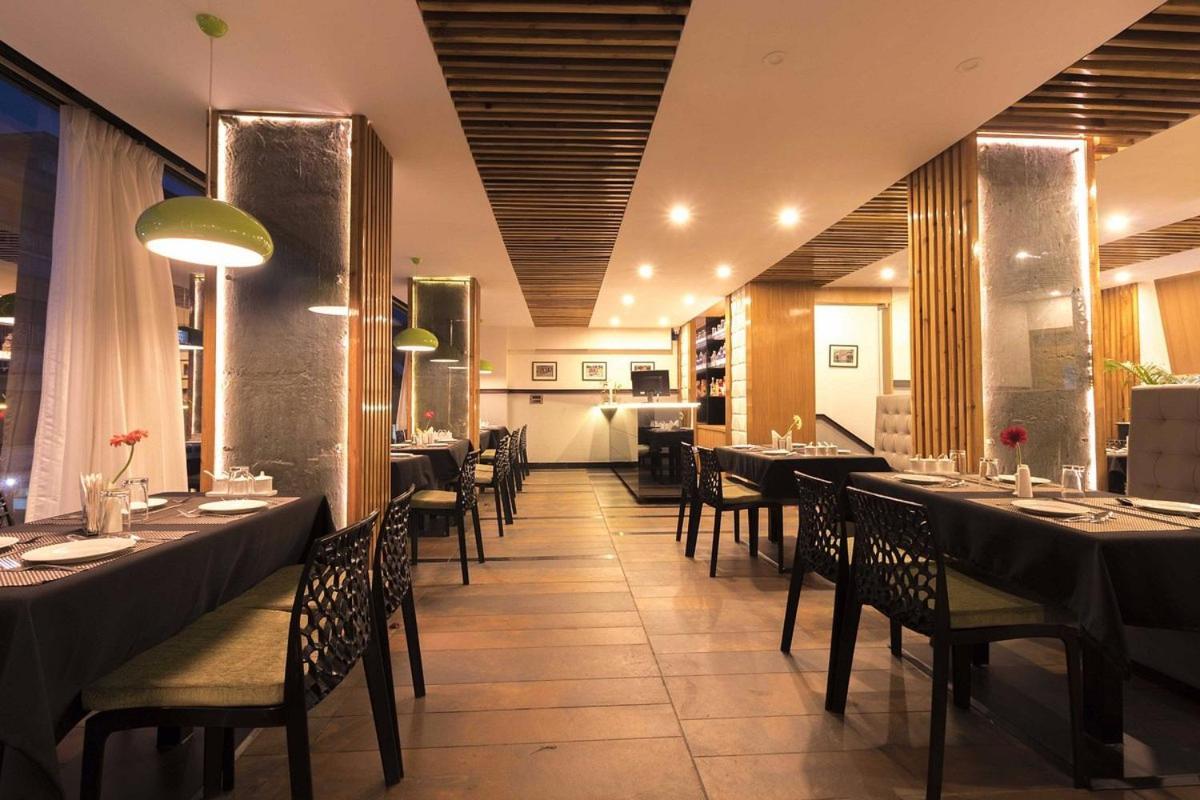 The Regal & Lounge 3*