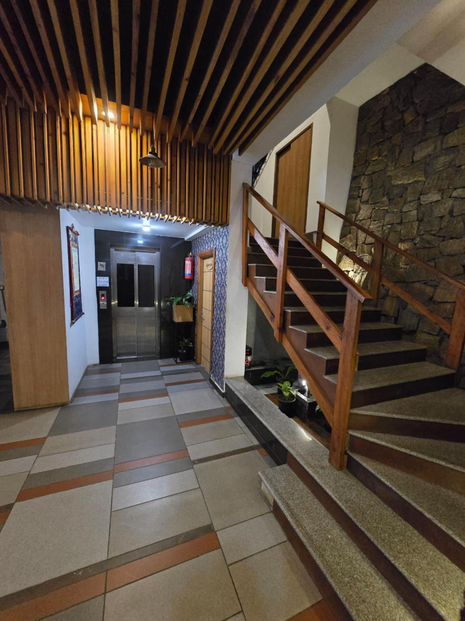 Hotel The Regal & Lounge Gangtok