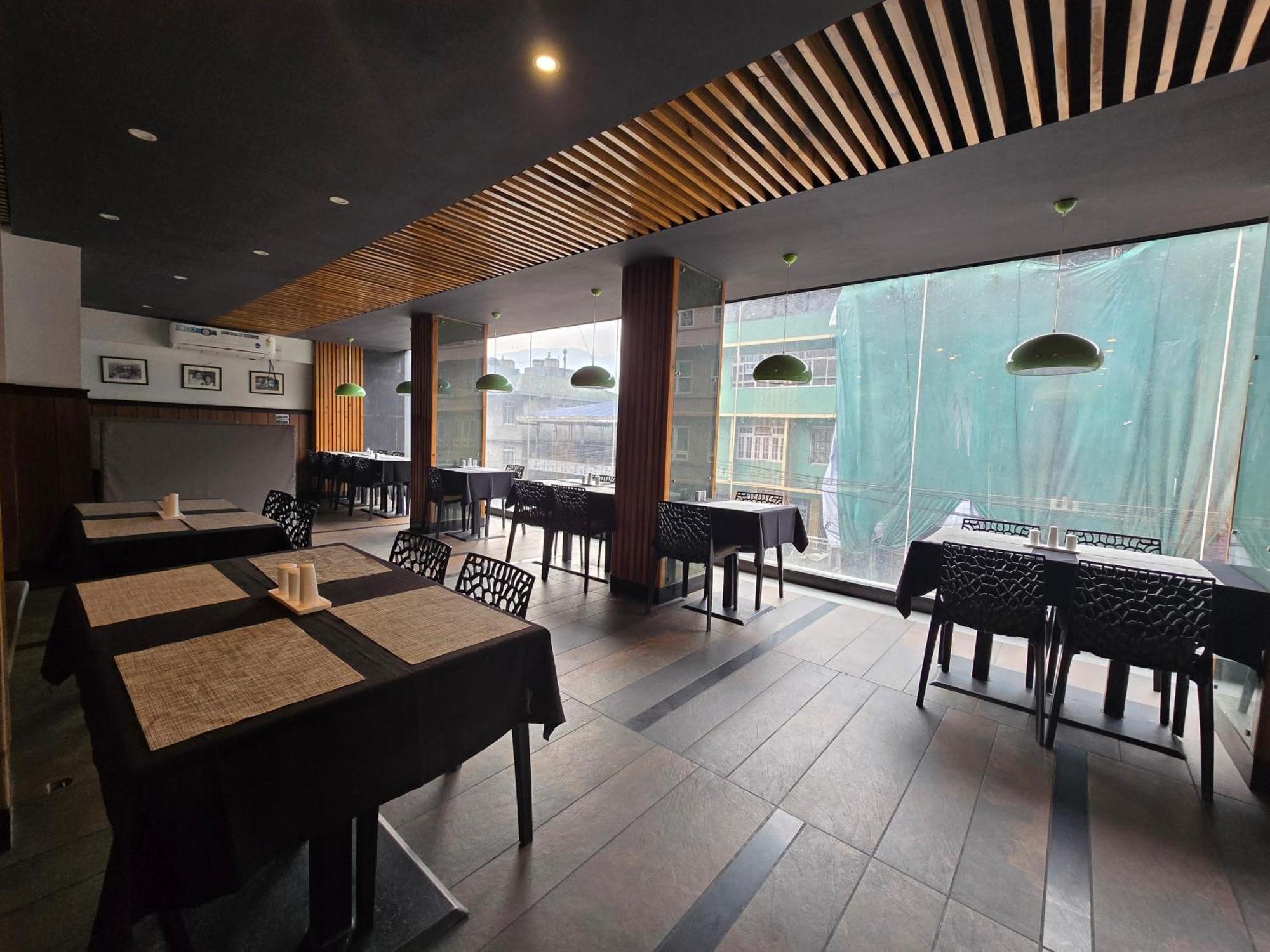 Hotel The Regal & Lounge Gangtok