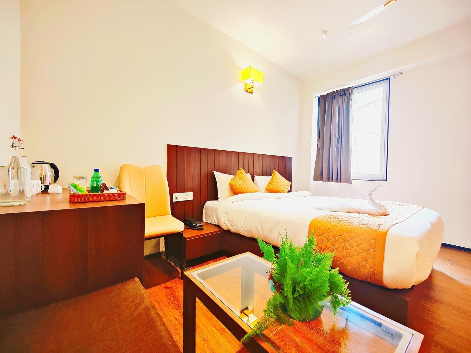 Hotel Jo'stel Dream Glory And Bar - Near Mg Marg