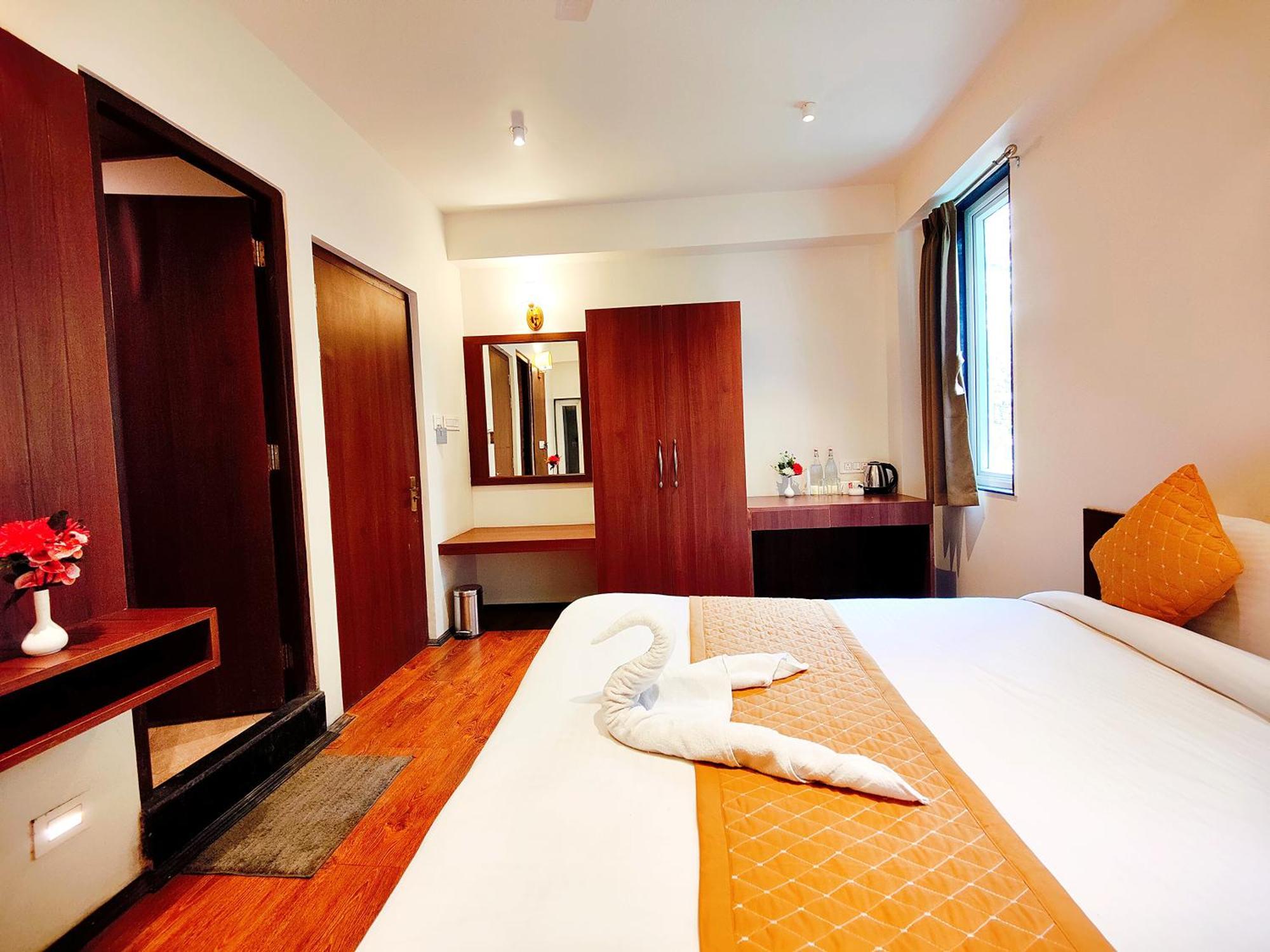 Hotel Jo'stel Dream Glory And Bar - Near Mg Marg