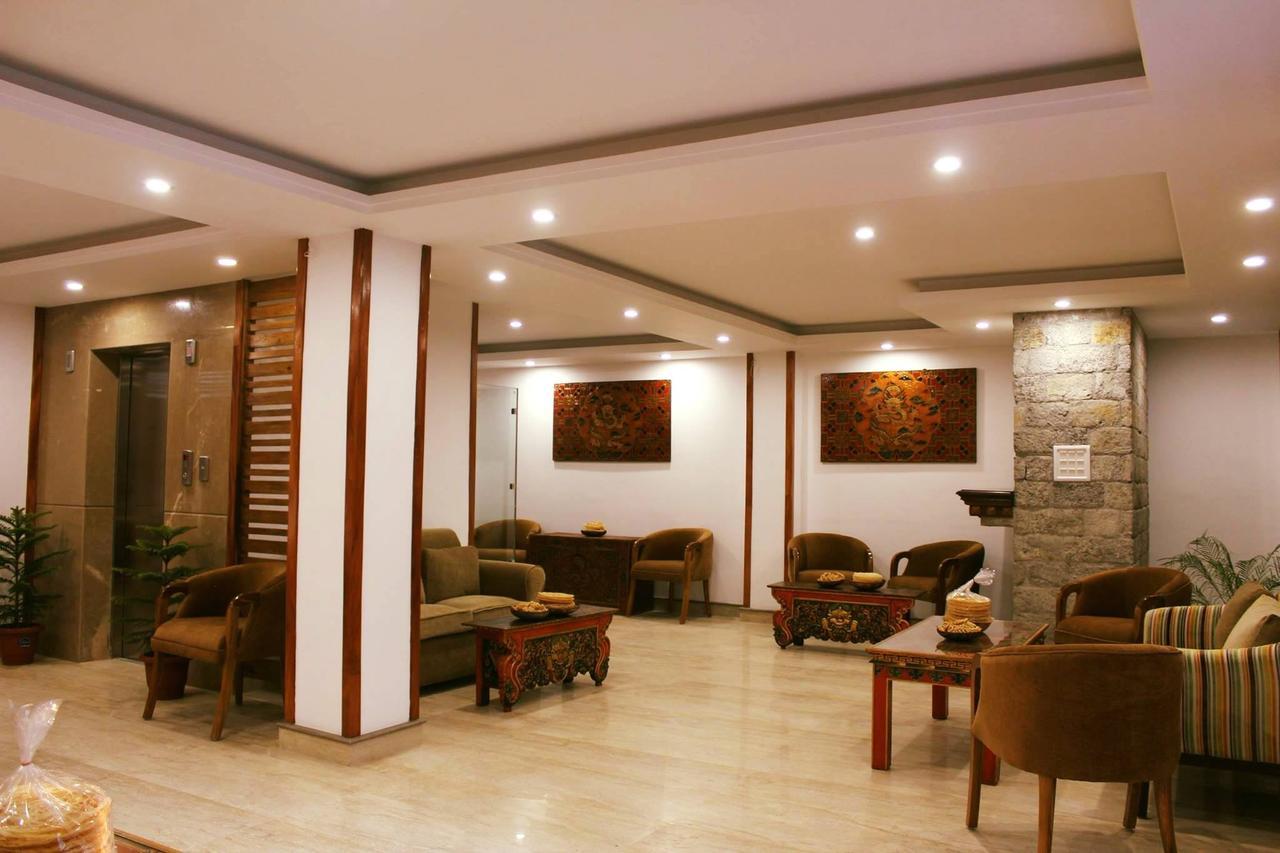 Hotel The Denzong Shangrila 2*