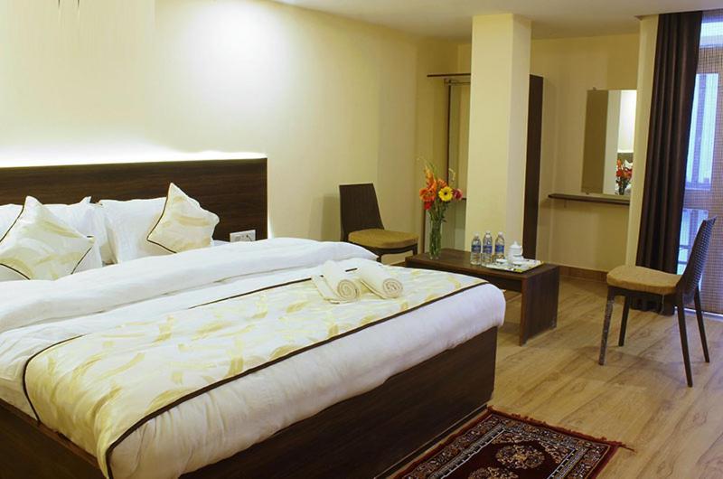 Hotel Chas Narayani Continental 3*