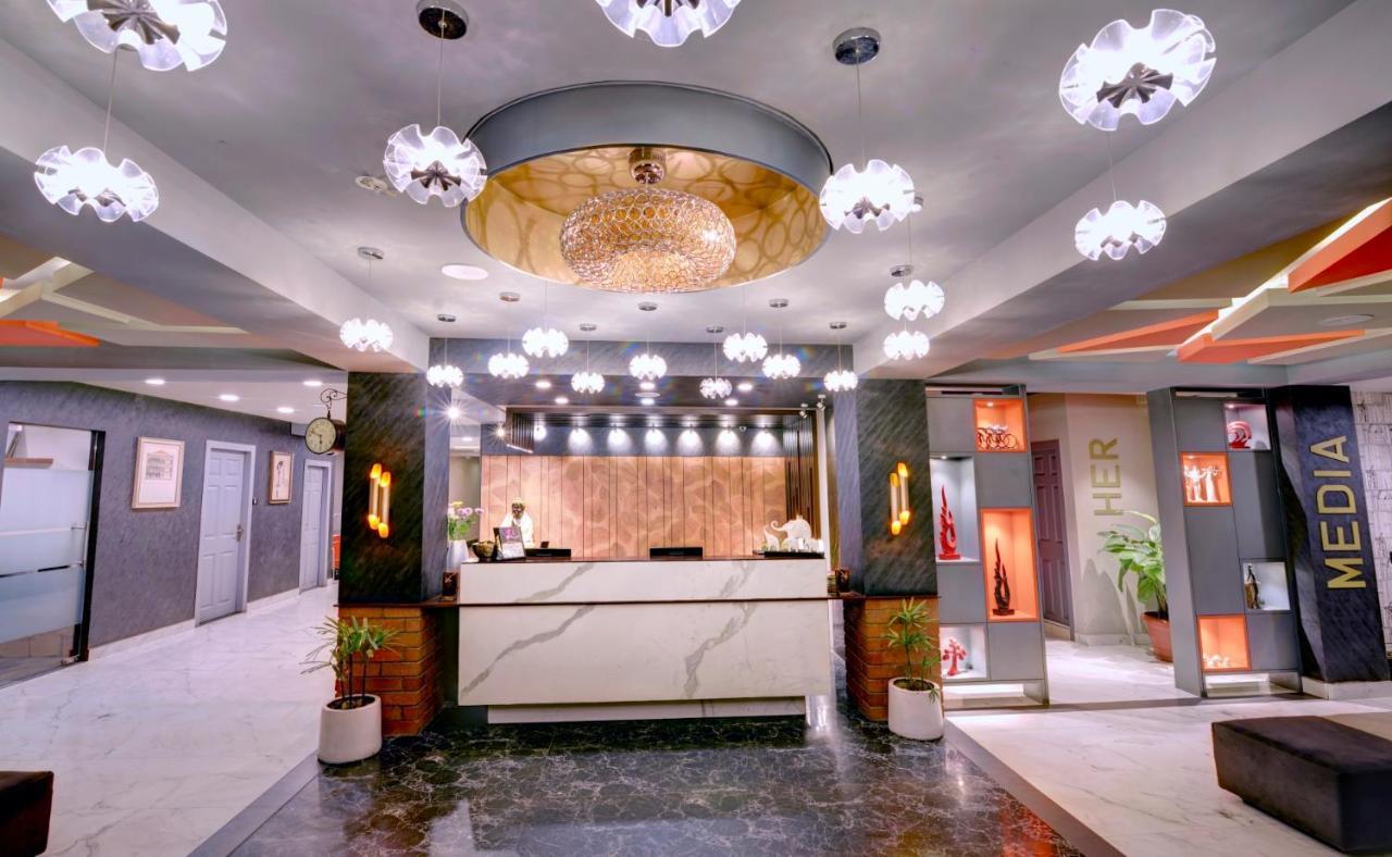Udaan Woodberry & Hotel 4*