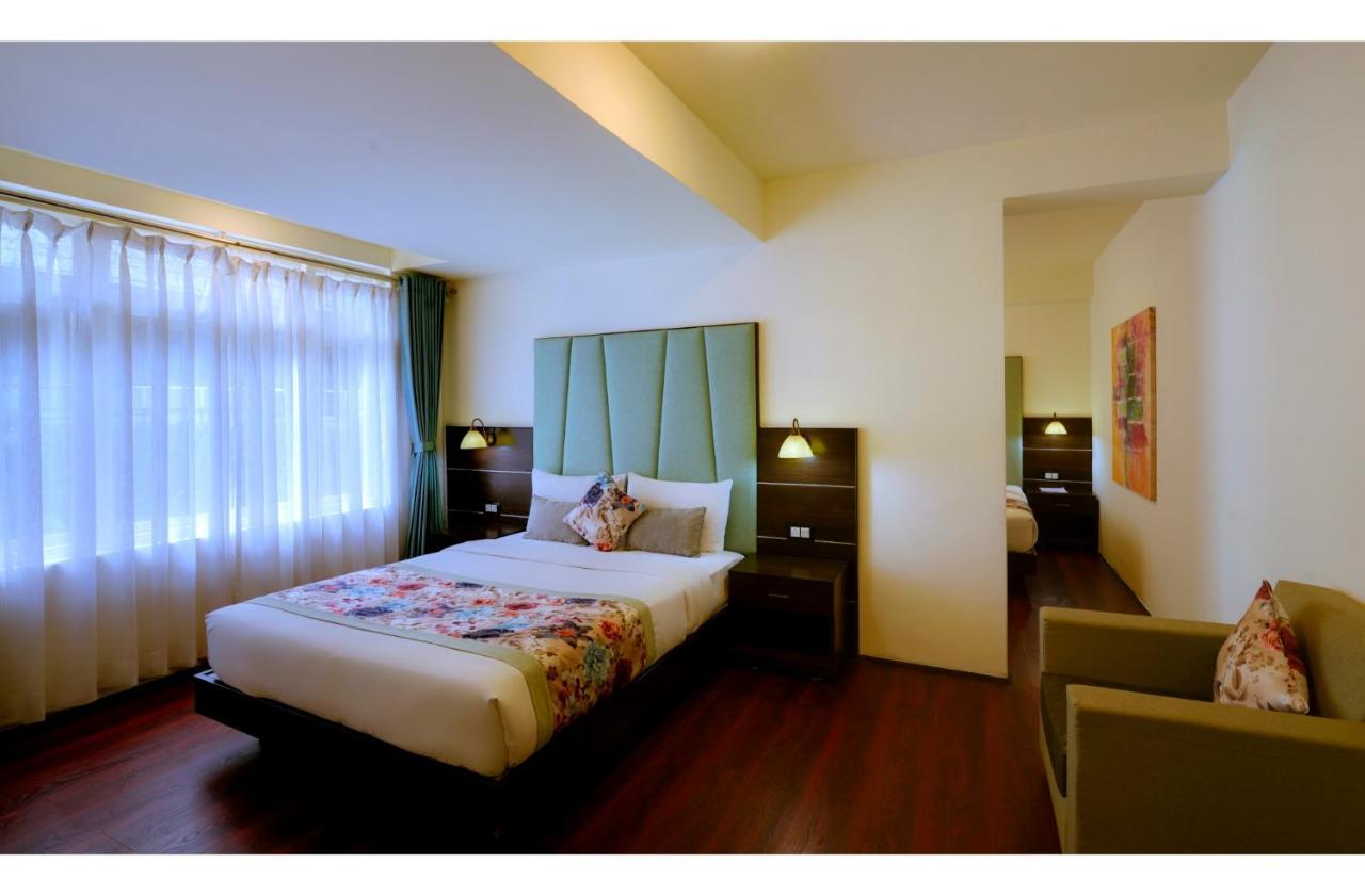 Udaan Woodberry & Hotel 4*