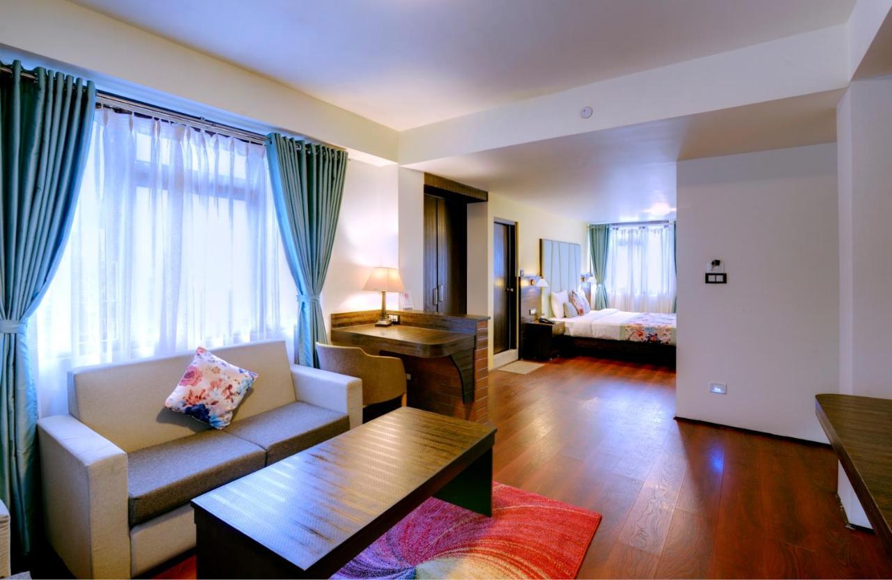 Udaan Woodberry & Hotel 4*