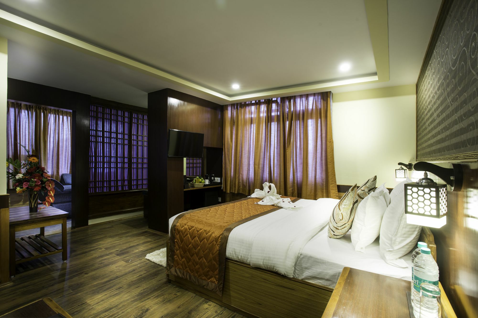 New Orchid Lords Hotel
