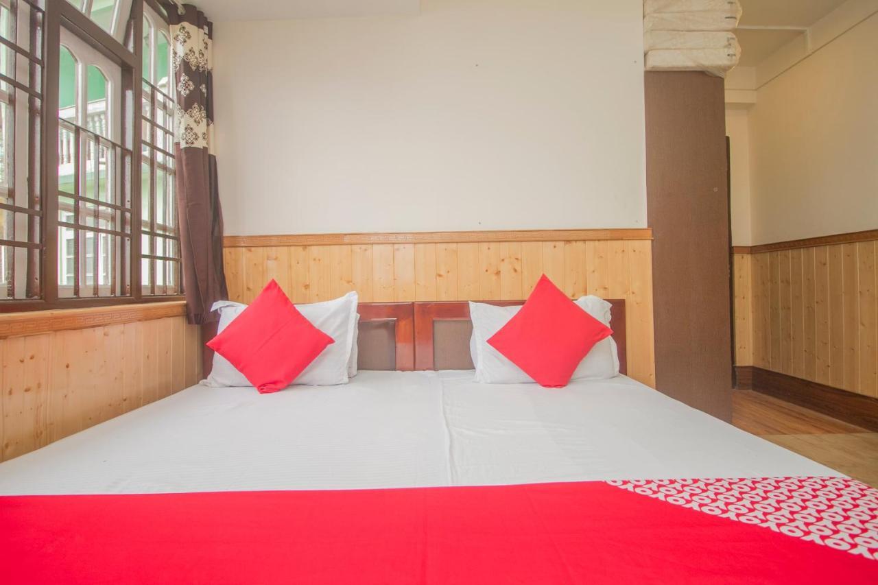 Oyo 69210 Arya Hotel