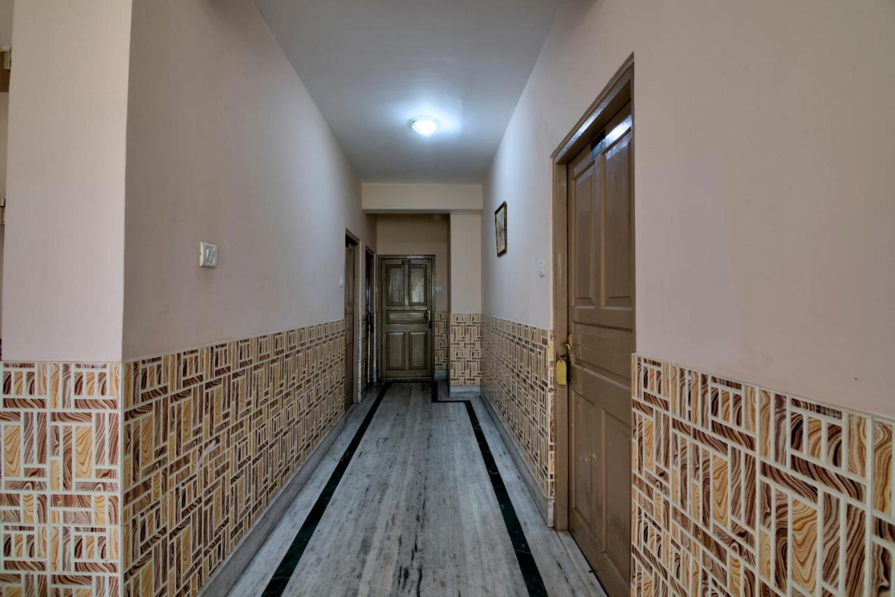 Oyo 3476 White Mountain Hotel