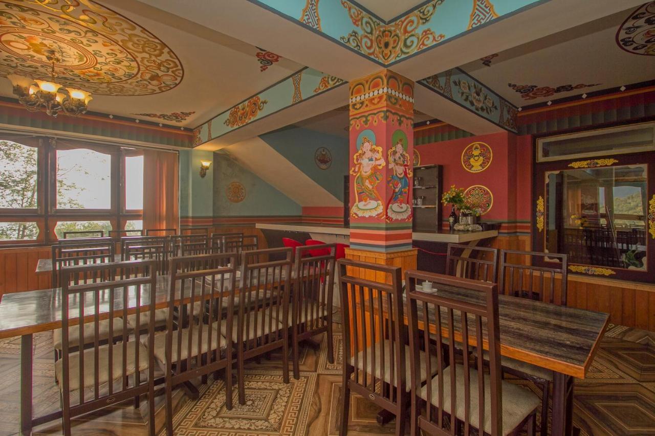 Hotel Retreat & 3*